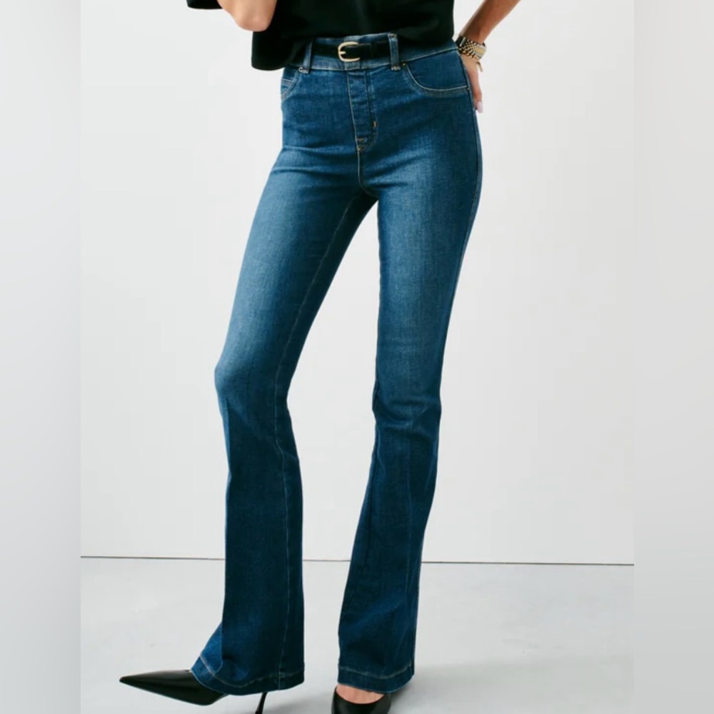 SPANXshape™ Original EveryWear Flare Jeans Petite medium Authentic blue